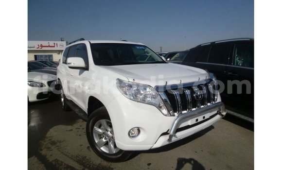 Acheter Import Voiture Toyota Prado Blanc à Import - Dubai, Diana Acheter Import Voiture Toyota Prado Blanc à Import - Dubai, Diana