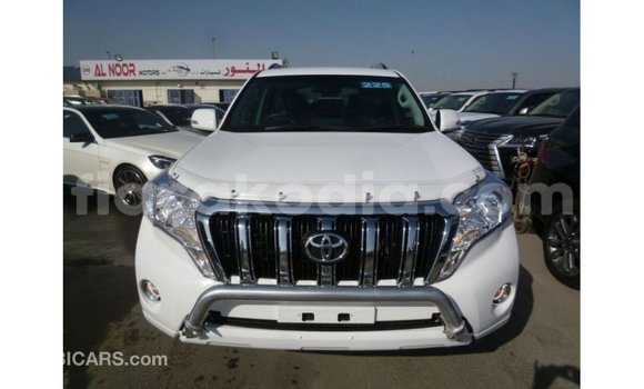 Acheter Import Voiture Toyota Prado Blanc à Import - Dubai, Diana Acheter Import Voiture Toyota Prado Blanc à Import - Dubai, Diana