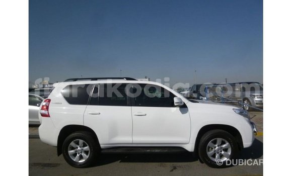 Acheter Import Voiture Toyota Prado Blanc à Import - Dubai, Diana Acheter Import Voiture Toyota Prado Blanc à Import - Dubai, Diana