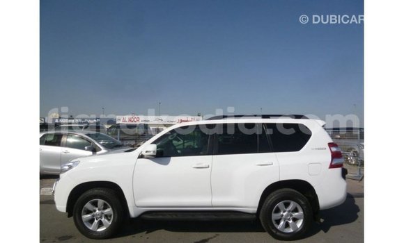 Acheter Import Voiture Toyota Prado Blanc à Import - Dubai, Diana Acheter Import Voiture Toyota Prado Blanc à Import - Dubai, Diana