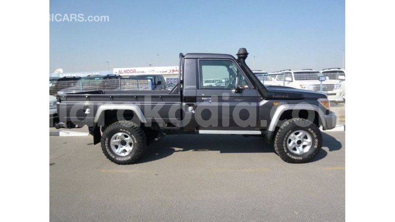 Big with watermark toyota land cruiser diana import dubai 5160