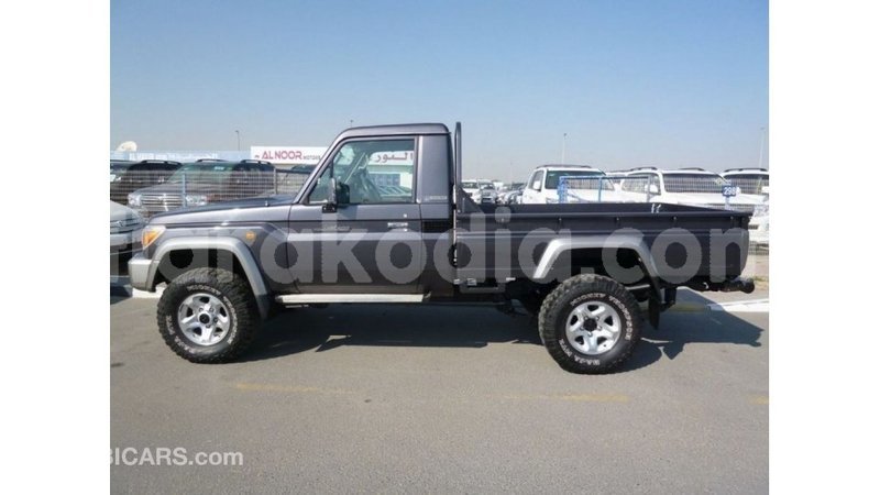 Big with watermark toyota land cruiser diana import dubai 5160