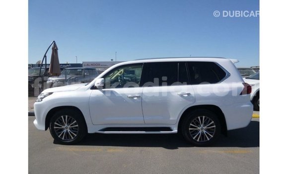 Acheter Import Voiture Lexus LX Blanc à Import - Dubai, Diana Acheter Import Voiture Lexus LX Blanc à Import - Dubai, Diana