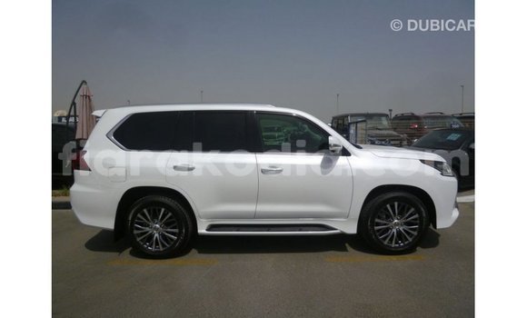 Acheter Import Voiture Lexus LX Blanc à Import - Dubai, Diana Acheter Import Voiture Lexus LX Blanc à Import - Dubai, Diana