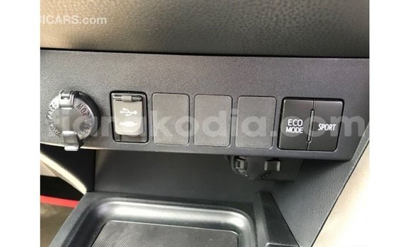 Acheter Import Utilitaire Toyota HiAce Blanc à Import - Dubai, Diana Acheter Import Utilitaire Toyota HiAce Blanc à Import - Dubai, Diana