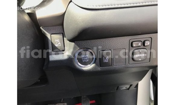 Acheter Import Utilitaire Toyota HiAce Blanc à Import - Dubai, Diana Acheter Import Utilitaire Toyota HiAce Blanc à Import - Dubai, Diana