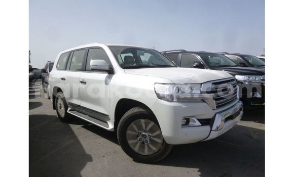 Acheter Import Voiture Toyota Land Cruiser Blanc à Import - Dubai, Diana Acheter Import Voiture Toyota Land Cruiser Blanc à Import - Dubai, Diana