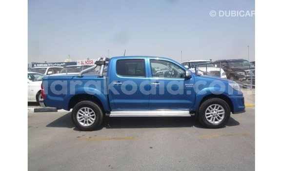 Acheter Import Voiture Toyota Hilux Bleu à Import - Dubai, Diana Acheter Import Voiture Toyota Hilux Bleu à Import - Dubai, Diana