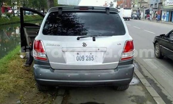 Acheter Occasion Voiture Kia Sorento Gris à Antananarivo au Analamanga Acheter Occasion Voiture Kia Sorento Gris à Antananarivo au Analamanga