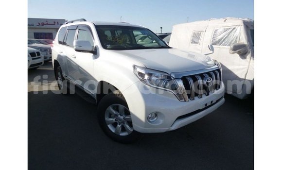 Acheter Import Voiture Toyota Prado Blanc à Import - Dubai, Diana Acheter Import Voiture Toyota Prado Blanc à Import - Dubai, Diana