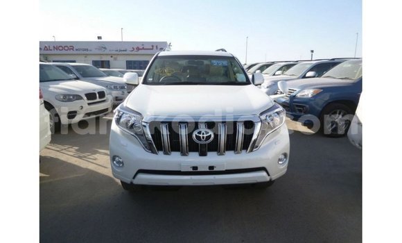 Acheter Import Voiture Toyota Prado Blanc à Import - Dubai, Diana Acheter Import Voiture Toyota Prado Blanc à Import - Dubai, Diana