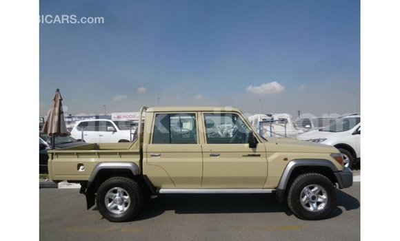 Acheter Import Voiture Toyota Land Cruiser Beige à Import - Dubai, Diana Acheter Import Voiture Toyota Land Cruiser Beige à Import - Dubai, Diana