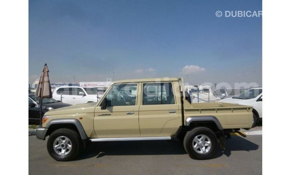 Acheter Import Voiture Toyota Land Cruiser Beige à Import - Dubai, Diana Acheter Import Voiture Toyota Land Cruiser Beige à Import - Dubai, Diana