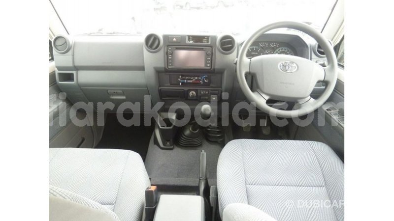 Big with watermark toyota land cruiser diana import dubai 5210