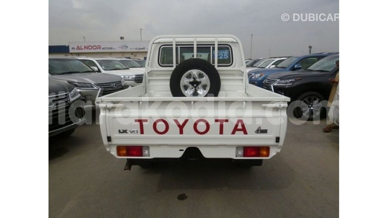 Big with watermark toyota land cruiser diana import dubai 5210