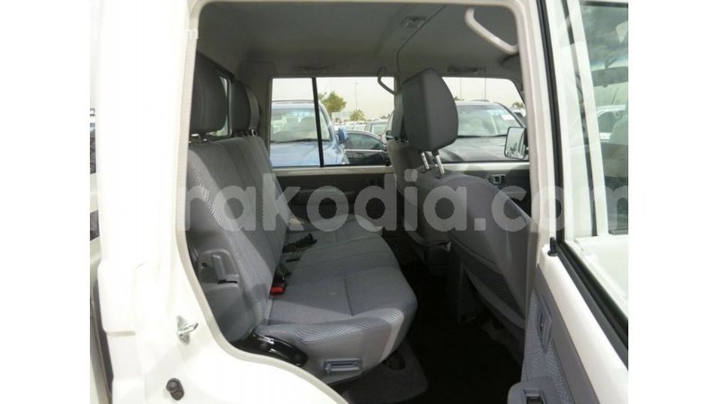 Big with watermark toyota land cruiser diana import dubai 5210