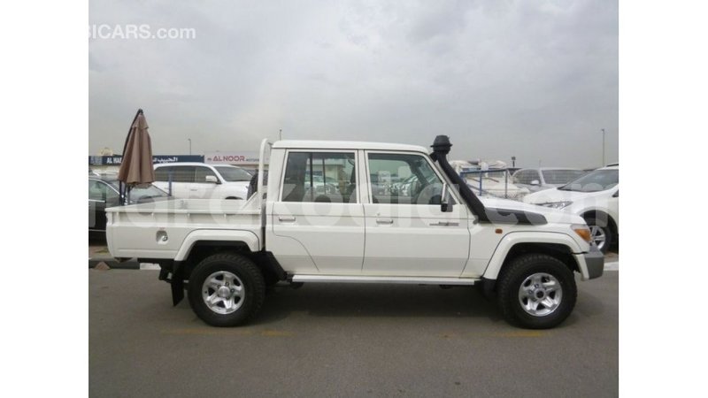 Big with watermark toyota land cruiser diana import dubai 5210