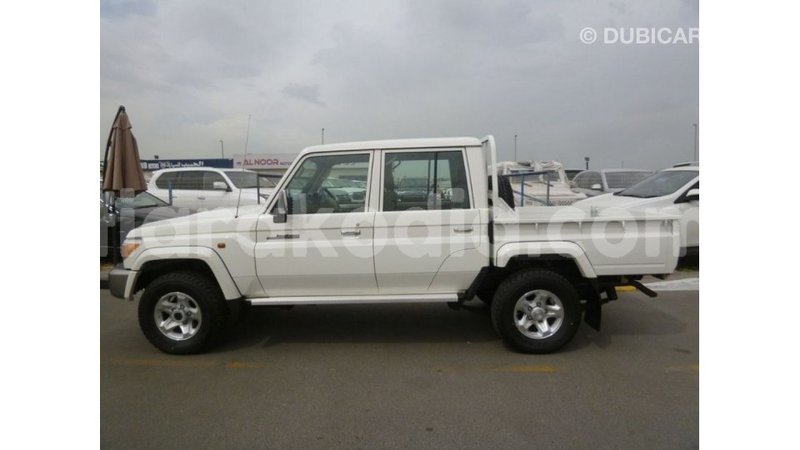 Big with watermark toyota land cruiser diana import dubai 5210