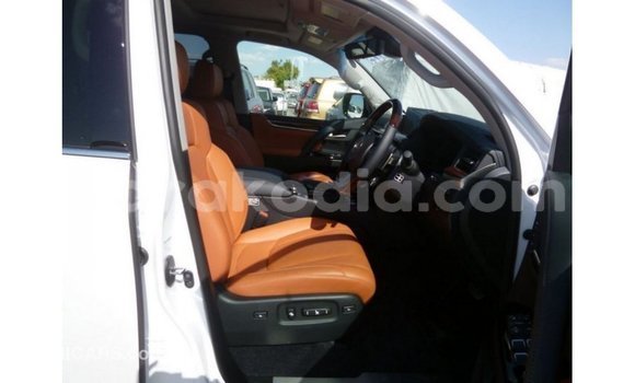 Acheter Import Voiture Lexus LX Blanc à Import - Dubai, Diana Acheter Import Voiture Lexus LX Blanc à Import - Dubai, Diana