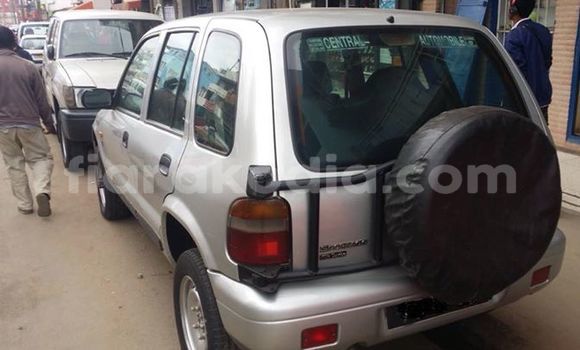 Acheter Occasion Voiture Kia Sportage Gris à Antananarivo au Analamanga Acheter Occasion Voiture Kia Sportage Gris à Antananarivo au Analamanga