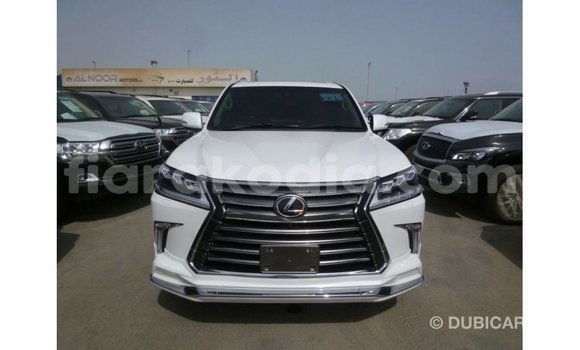 Acheter Import Voiture Lexus LX Blanc à Import - Dubai, Diana Acheter Import Voiture Lexus LX Blanc à Import - Dubai, Diana