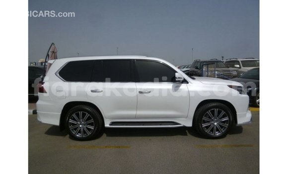 Acheter Import Voiture Lexus LX Blanc à Import - Dubai, Diana Acheter Import Voiture Lexus LX Blanc à Import - Dubai, Diana