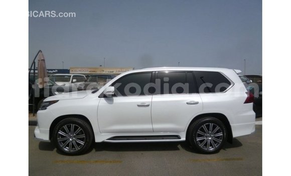 Acheter Import Voiture Lexus LX Blanc à Import - Dubai, Diana Acheter Import Voiture Lexus LX Blanc à Import - Dubai, Diana