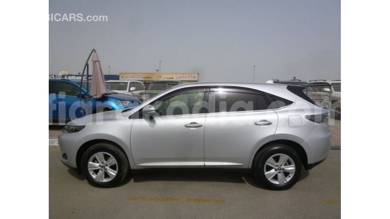 Big with watermark toyota harrier diana import dubai 5214