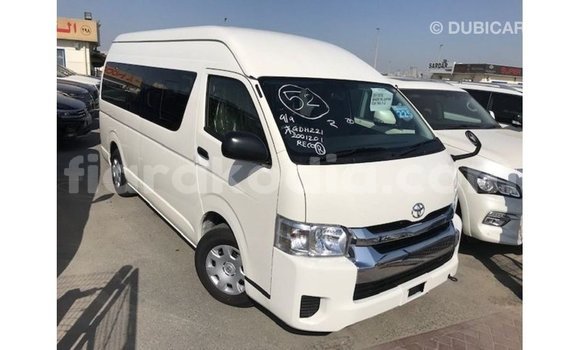 Acheter Import Voiture Toyota Hiace Blanc à Import - Dubai, Diana Acheter Import Voiture Toyota Hiace Blanc à Import - Dubai, Diana