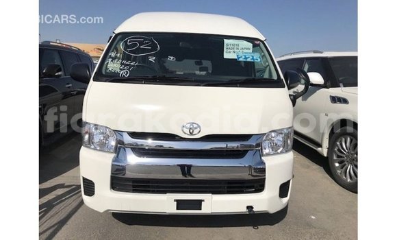 Acheter Import Voiture Toyota Hiace Blanc à Import - Dubai, Diana Acheter Import Voiture Toyota Hiace Blanc à Import - Dubai, Diana