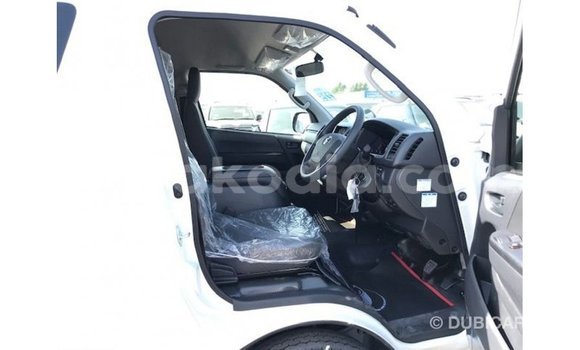Acheter Import Voiture Toyota Hiace Blanc à Import - Dubai, Diana Acheter Import Voiture Toyota Hiace Blanc à Import - Dubai, Diana