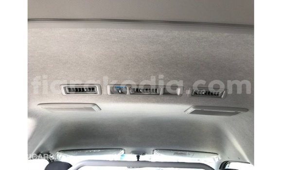 Acheter Import Voiture Toyota Hiace Blanc à Import - Dubai, Diana Acheter Import Voiture Toyota Hiace Blanc à Import - Dubai, Diana