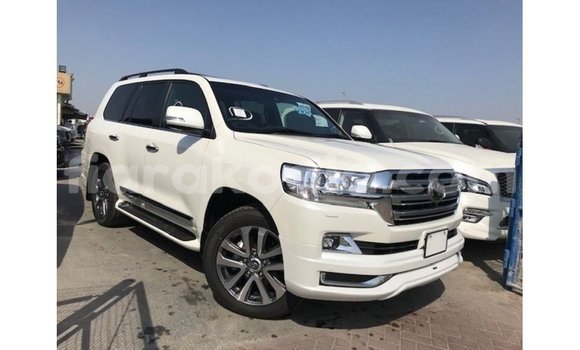 Acheter Import Voiture Toyota Land Cruiser Blanc à Import - Dubai, Diana Acheter Import Voiture Toyota Land Cruiser Blanc à Import - Dubai, Diana