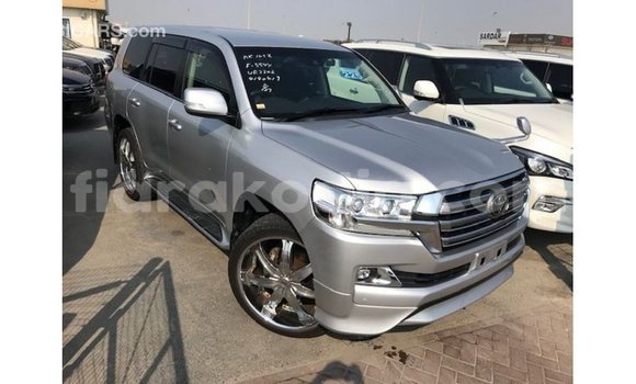 Acheter Import Voiture Toyota Land Cruiser Autre à Import - Dubai, Diana Acheter Import Voiture Toyota Land Cruiser Autre à Import - Dubai, Diana