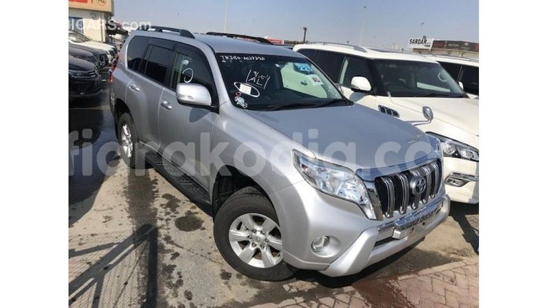 Big with watermark toyota prado diana import dubai 5222