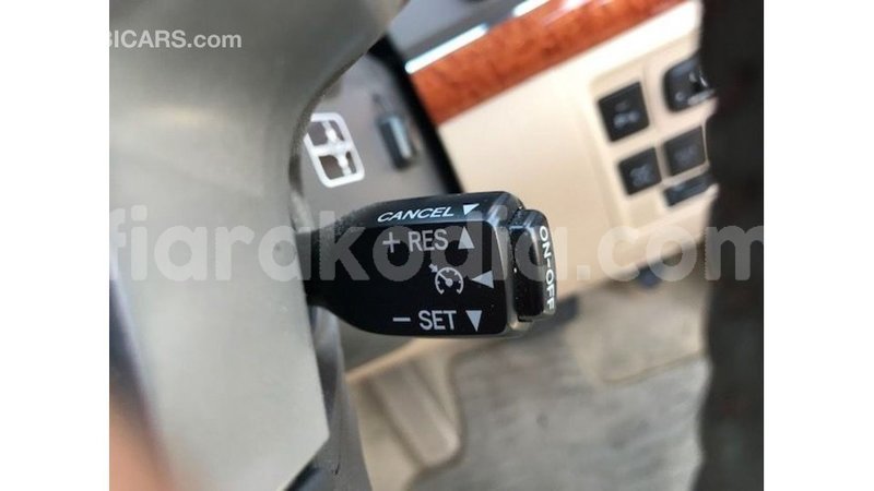 Big with watermark toyota land cruiser diana import dubai 5223