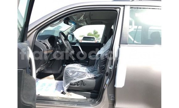 Acheter Import Voiture Toyota Prado Marron à Import - Dubai, Diana Acheter Import Voiture Toyota Prado Marron à Import - Dubai, Diana