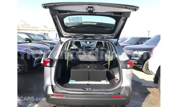 Acheter Import Utilitaire Toyota HiAce Autre à Import - Dubai, Diana Acheter Import Utilitaire Toyota HiAce Autre à Import - Dubai, Diana