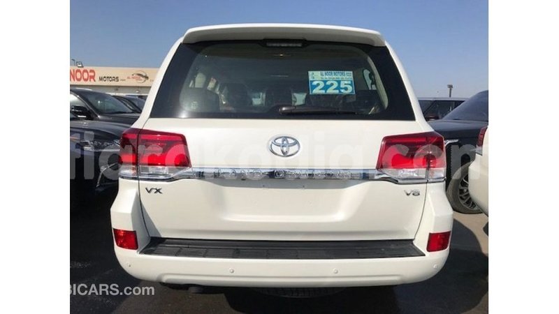 Big with watermark toyota land cruiser diana import dubai 5228