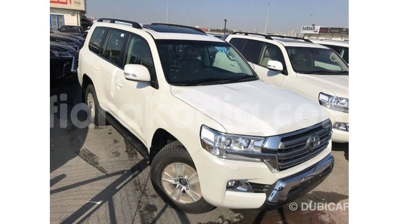 Big with watermark toyota land cruiser diana import dubai 5228