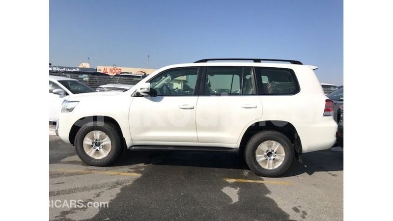 Big with watermark toyota land cruiser diana import dubai 5228