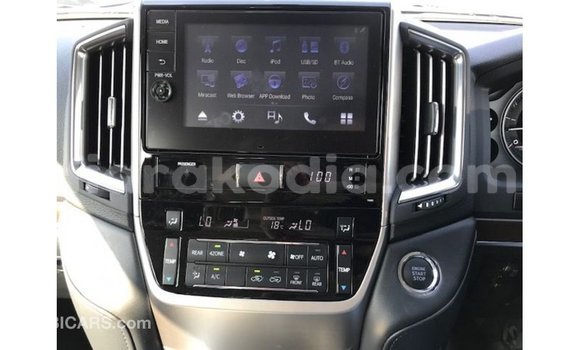 Acheter Import Voiture Toyota Land Cruiser Blanc à Import - Dubai, Diana Acheter Import Voiture Toyota Land Cruiser Blanc à Import - Dubai, Diana