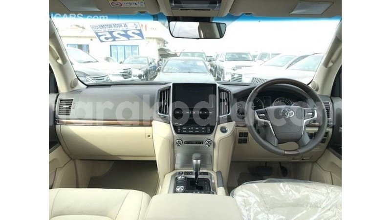 Big with watermark toyota land cruiser diana import dubai 5229