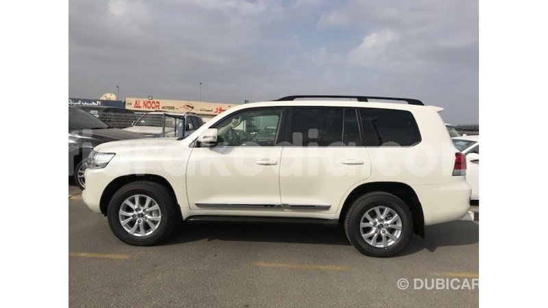 Big with watermark toyota land cruiser diana import dubai 5229