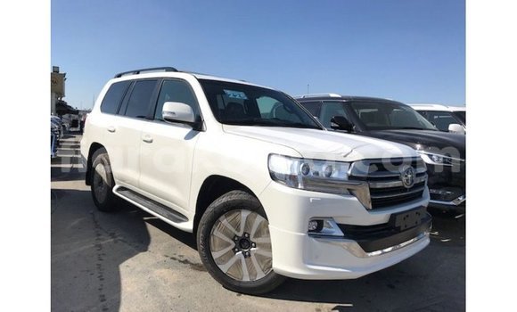 Acheter Import Voiture Toyota Land Cruiser Blanc à Import - Dubai, Diana Acheter Import Voiture Toyota Land Cruiser Blanc à Import - Dubai, Diana