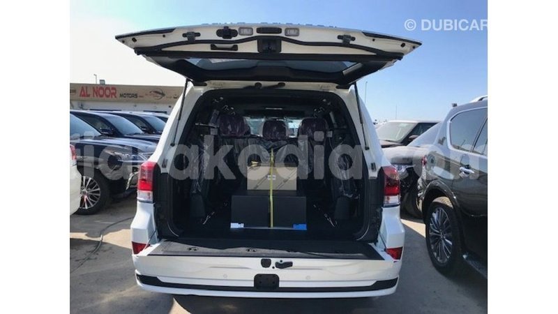 Big with watermark toyota land cruiser diana import dubai 5232