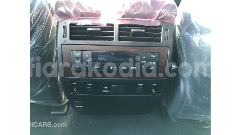 Big with watermark toyota land cruiser diana import dubai 5232