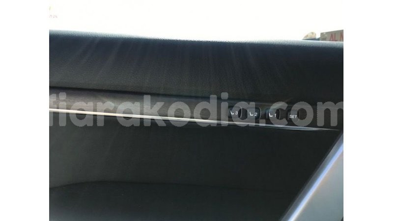 Big with watermark toyota land cruiser diana import dubai 5232