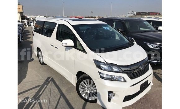 Acheter Import Voiture Toyota Vellfire Blanc à Import - Dubai, Diana Acheter Import Voiture Toyota Vellfire Blanc à Import - Dubai, Diana