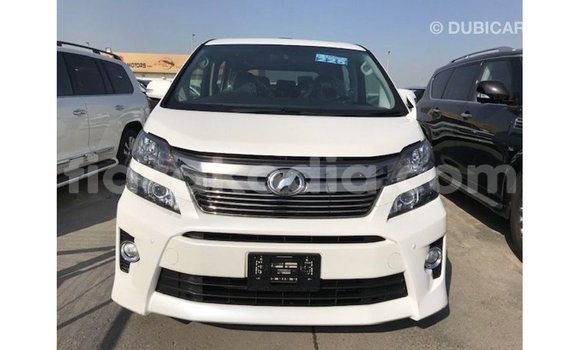 Acheter Import Voiture Toyota Vellfire Blanc à Import - Dubai, Diana Acheter Import Voiture Toyota Vellfire Blanc à Import - Dubai, Diana